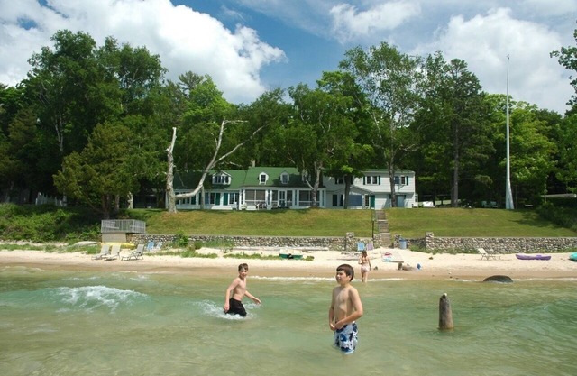 JOLLI-LODGE~Beach Resort in Leland