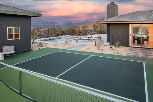 Joshua Tree Pool & Pickleball- Mojave Paddle Club