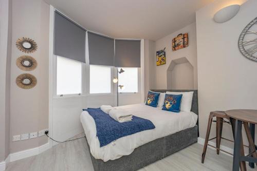 JoysPick Central Cozy Studio BN164MID10