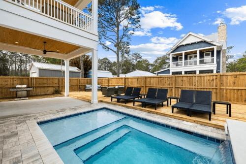 Juan Fine Day by AvantStay Sleeps 18 Heated Pool Golf Cart