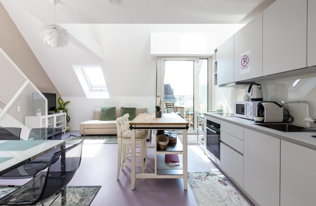 Julius 28 - Perfect Stay at Vienna's Central Charm