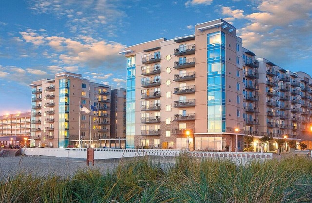 July 4th, 2025 at 5 stars WM Seaside resort. Enjoy Firework @ Oregon Coast