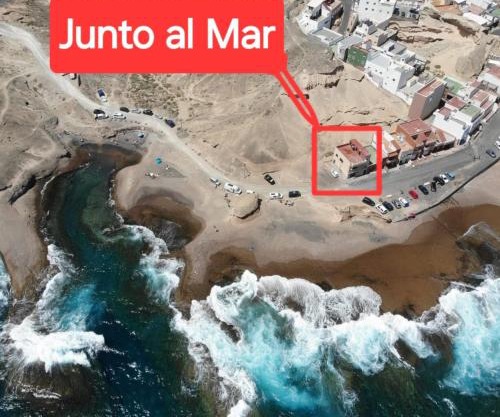 Junto al Mar 1