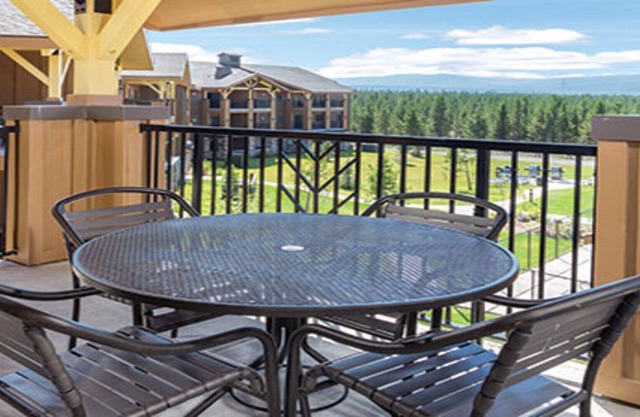 Just 1 Mile to the West Entrance to the Park - 2 Bdrm