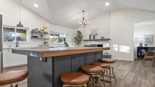 Just Listed Modern Classy 4 Bdrm Heart of OldTown