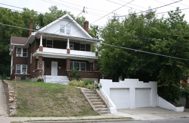 Just the perfect fit! 3 Bedroom furnished apartment in GasLight District Clifton