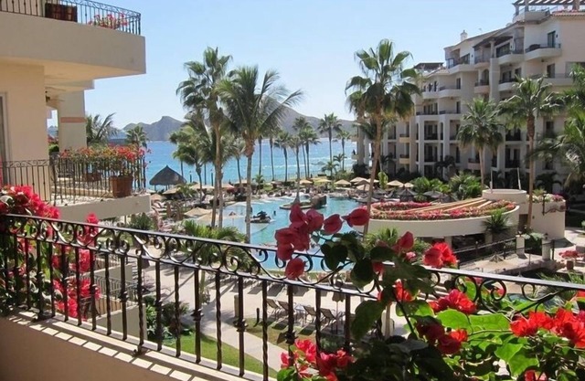 JUST THREE UNITS FROM THE OCEAN, Villa 1304, Beach Front Property