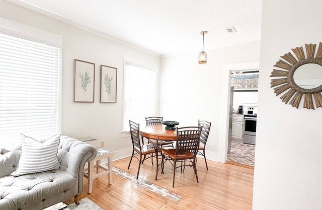 Kalmia Suite C - Centrally Located Downtown