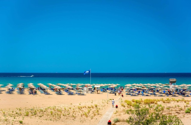 Kalogria Summer Retreats - Strofilia Bright Twin