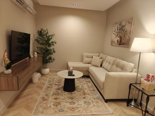 Kanaf Luxury Apartment, two bedrooms and a hall