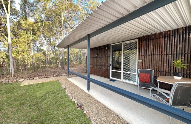 Kangaroo Kabin - Entire cabin, 5mins to the beach, pet friendly.