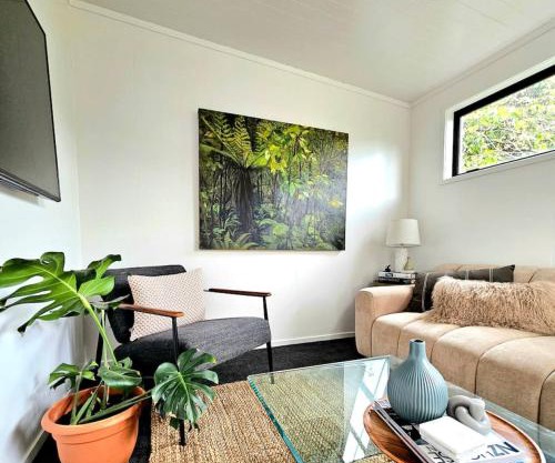 Karamu- Spacious, quiet, and close to amenities