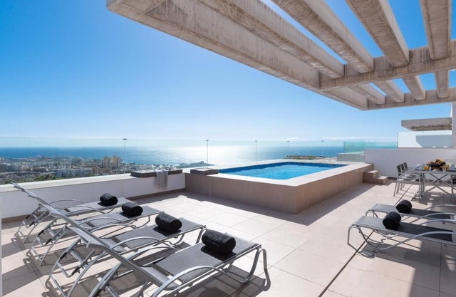 Karat Atico Siam Skies