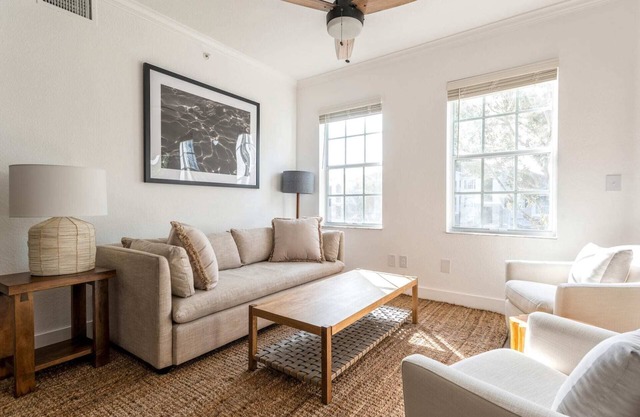 Kasa | Bright & Airy 1BD + Gym | Wellington