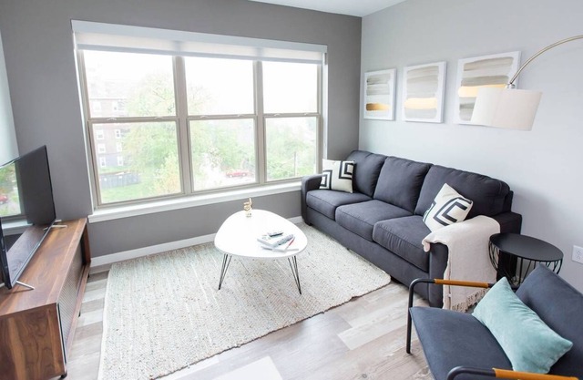 Kasa | Family Friendly 2BD + Near Zoo | Forest Park