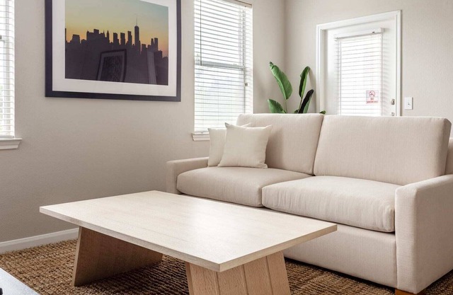 Kasa | Welcoming 1BD in South Houston | Pearland