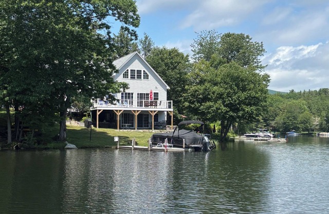 Kayak Cove: Winni Lakefront 5BR