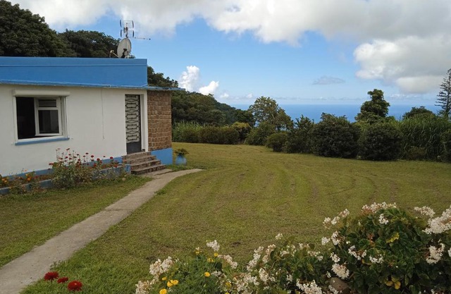 Kaz A Zette - vue mer et montagne