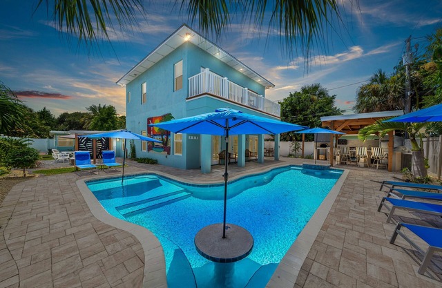 Kelena's Grand Kabana with Private Resort Style Heated Pool