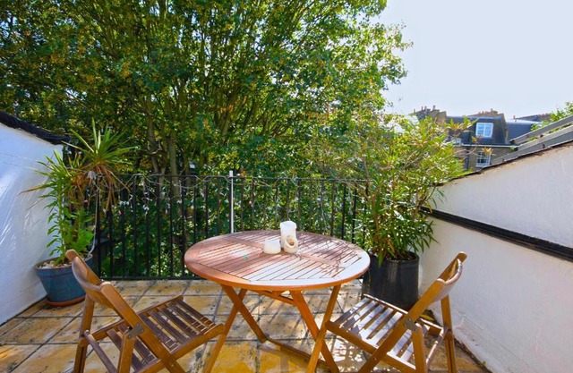 Kensington flat with roof terrace and sunshine