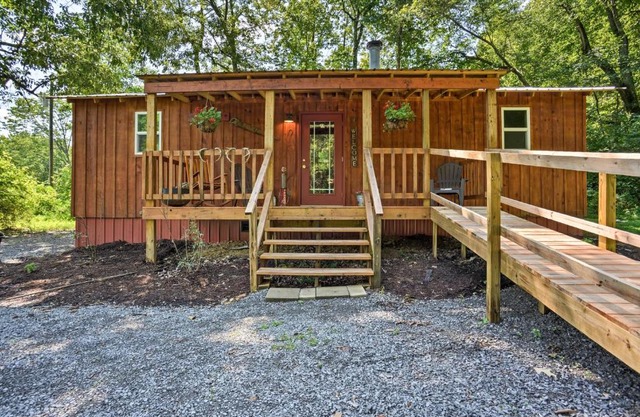Kentucky Cabin with 2 Fishing Ponds and Trail Access