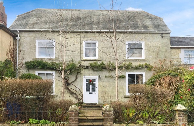 Kildare - a house that sleeps 11 guests in 4 bedrooms