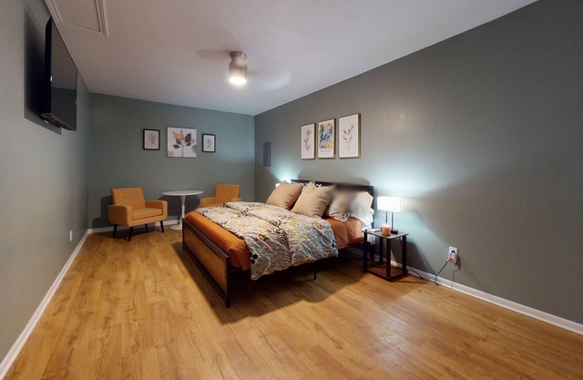 King BED/Air Port/Lackland/Quarry/Medical Center