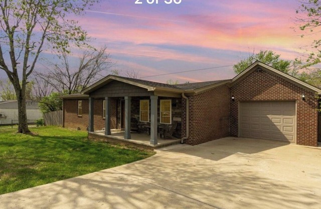 King en suite 3 -2 whole house pets welcomed 1G WiFi fully equipped kitchen