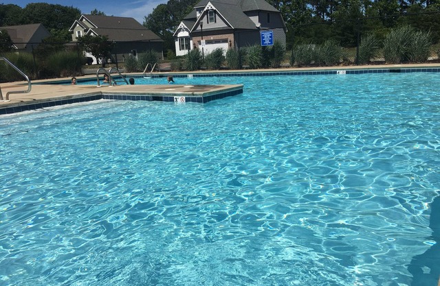 King En Suite, Pool, Beach, 5 BR, 4 Bath,Free Parking, Game Rm, Sleep 13