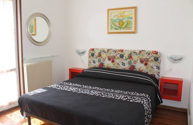 King Lear - Blue House - in the center of Verona