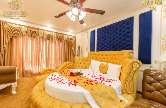 King's Hotel Dịch Vọng