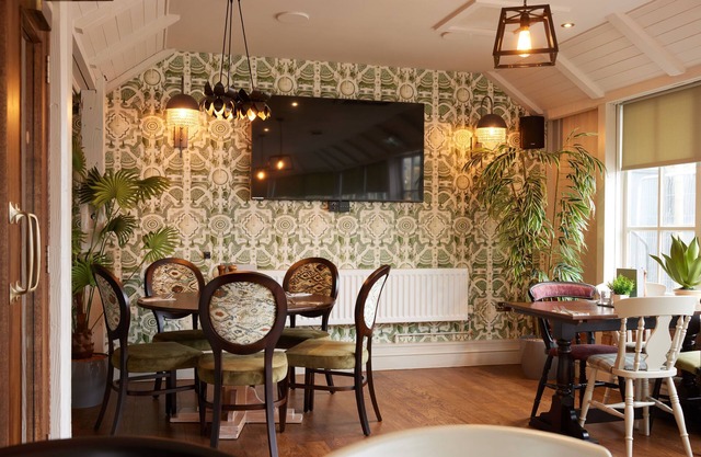 Kings Head Hotel by Greene King Inns