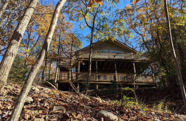 KinStay Massanutten Family Cabin-Time with Family, Shuffleboard, Mountain Views