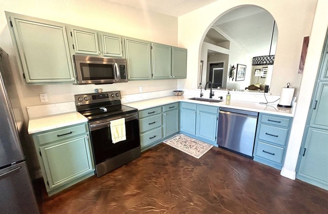 KIOWA WINTER - 3 BEDROOM - 2 BATH - NORTHSIDE - LAKE HAVASU CITY
