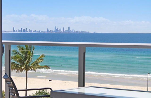 Kirra Gardens 17 - Kirra Point Beachfront
