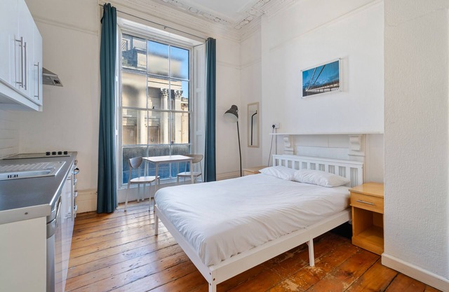 Kitchenette Double Room with Shared Bathroom