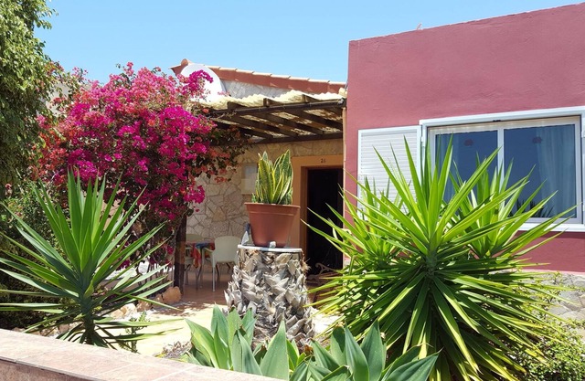 Kl. Lovingly furnished. House a few minutes from the beach, pets welcome