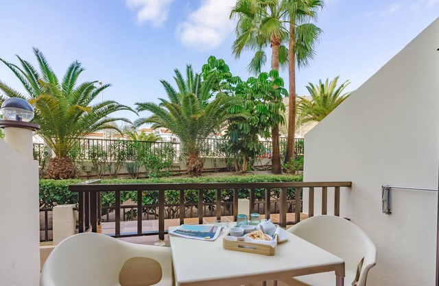 Klayman Olivina Aparthotel