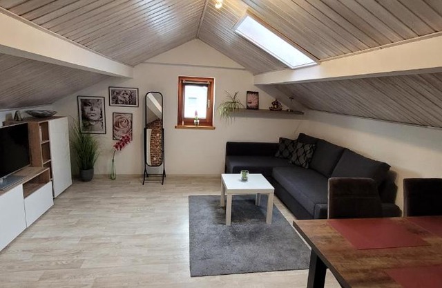 Kleine gemütliche Mansardenwohnung im Südosten Münchens