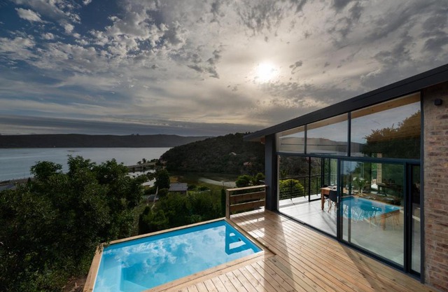 Knysna Lagoon Views in Style with Solar Backup