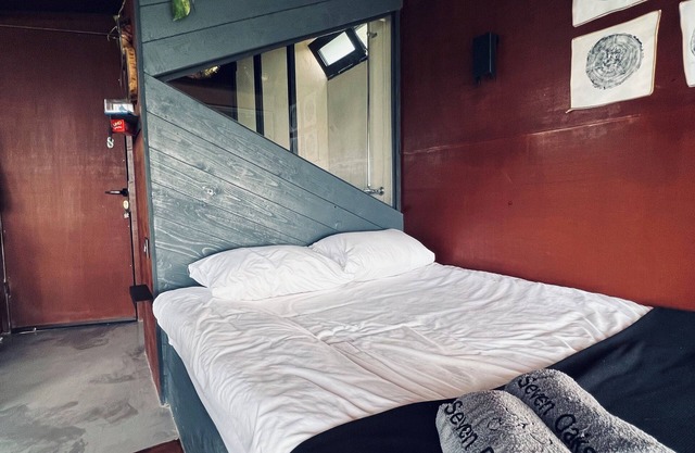 KOALA HUT - Luxurious treehouses with outdoor hot tub