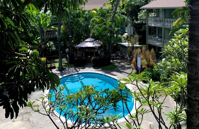 Kona Islander Inn - #316 - Located in beachfront town of Kailua Kona Hawaii.