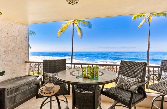 Kona Reef: D-17: Direct Oceanfront, Pool/Hot Tub, Air Conditioning, Elevators