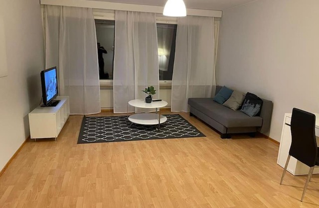 Kotimaailma - Avara hyväkuntoinen kolmio Espoossa