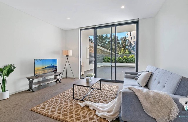 KOZYGURU | Wolli Creek | Kozy 3 BED APT + Free Parking | NWC009