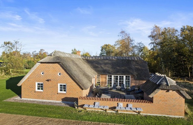 "Krok" - 1.2km from the sea by Interhome