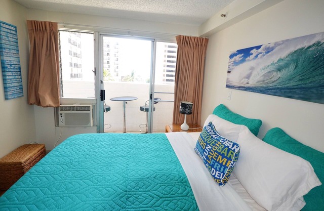 Kuhio Village 810A KING Studio, Waikiki Ocean View!