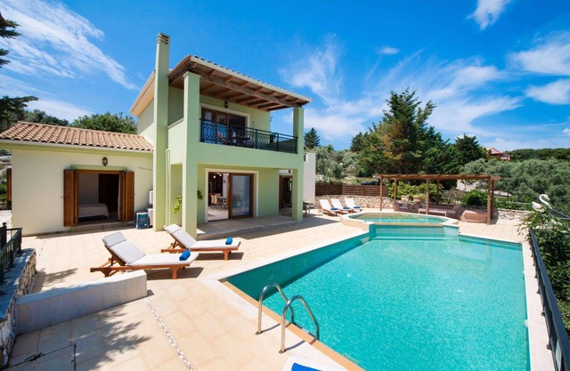 Kyknos - Three Bedroom Villa, Sleeps 6