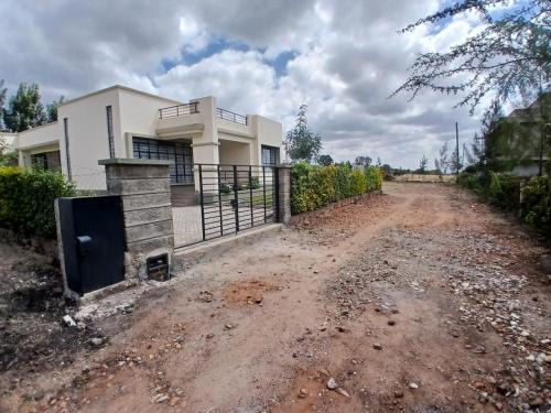 Kyumbi Hillview, Machakos Junction