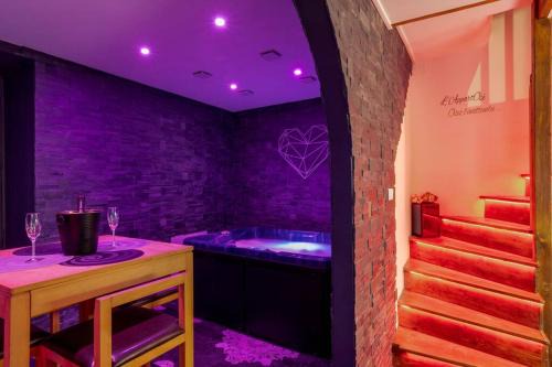 L'AppartOsé, triplex jacuzzi, love room Aix-les-Bains